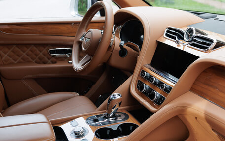 Bentley Bentayga I, 2022 год, 30 500 000 рублей, 8 фотография