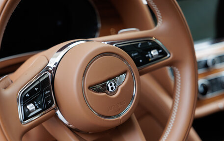 Bentley Bentayga I, 2022 год, 30 500 000 рублей, 12 фотография
