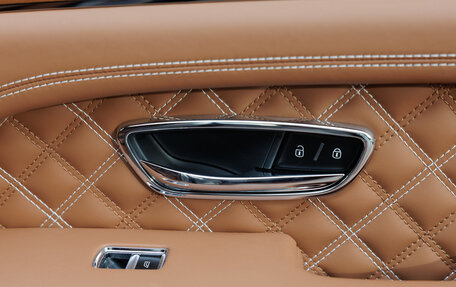 Bentley Bentayga I, 2022 год, 30 500 000 рублей, 17 фотография