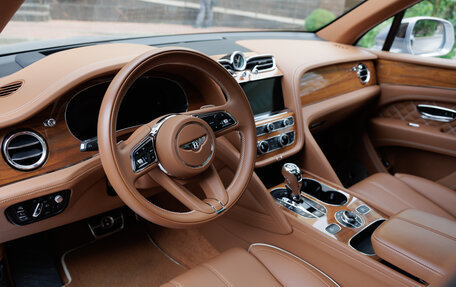 Bentley Bentayga I, 2022 год, 30 500 000 рублей, 6 фотография