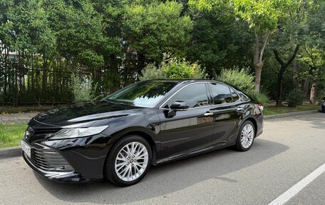 Toyota Camry, 2020 год, 2 850 000 рублей, 2 фотография