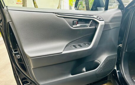 Toyota RAV4, 2021 год, 4 100 000 рублей, 18 фотография