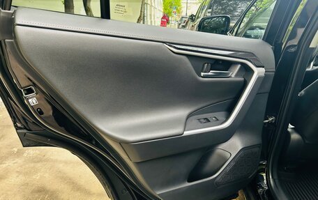 Toyota RAV4, 2021 год, 4 100 000 рублей, 23 фотография