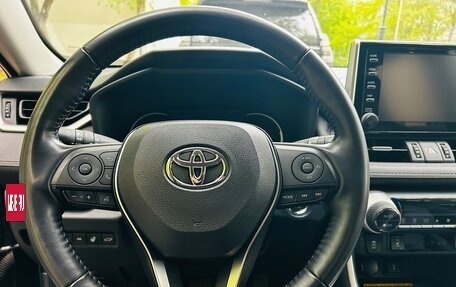 Toyota RAV4, 2021 год, 4 100 000 рублей, 28 фотография