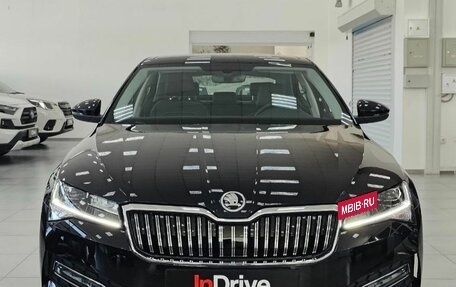 Skoda Superb III рестайлинг, 2024 год, 3 999 000 рублей, 2 фотография