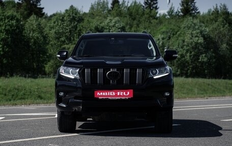 Toyota Land Cruiser Prado 150 рестайлинг 2, 2017 год, 5 300 000 рублей, 2 фотография