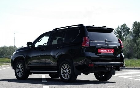 Toyota Land Cruiser Prado 150 рестайлинг 2, 2017 год, 5 300 000 рублей, 5 фотография
