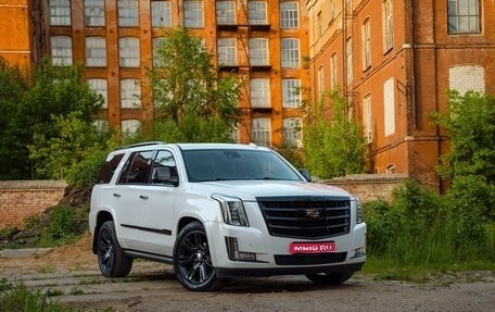Cadillac Escalade IV, 2016 год, 4 850 000 рублей, 1 фотография