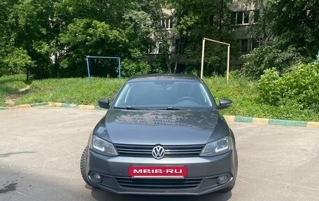 Volkswagen Jetta VI, 2012 год, 650 000 рублей, 2 фотография