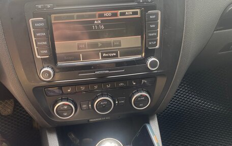Volkswagen Jetta VI, 2012 год, 650 000 рублей, 14 фотография