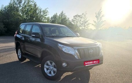 Toyota Land Cruiser Prado 150 рестайлинг 2, 2015 год, 3 499 000 рублей, 7 фотография
