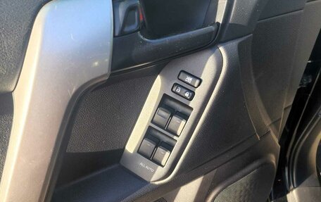 Toyota Land Cruiser Prado 150 рестайлинг 2, 2015 год, 3 499 000 рублей, 20 фотография