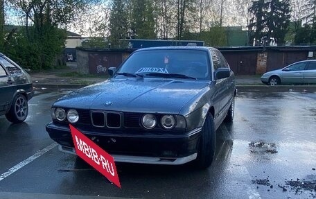 BMW 5 серия, 1988 год, 400 000 рублей, 2 фотография