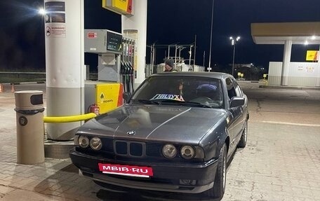BMW 5 серия, 1988 год, 400 000 рублей, 7 фотография