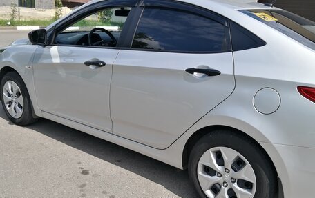 Hyundai Solaris II рестайлинг, 2015 год, 1 500 000 рублей, 4 фотография