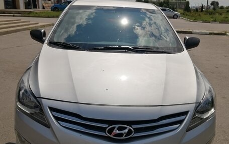 Hyundai Solaris II рестайлинг, 2015 год, 1 500 000 рублей, 3 фотография