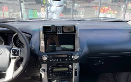 Toyota Land Cruiser Prado 150 рестайлинг 2, 2012 год, 3 100 000 рублей, 10 фотография