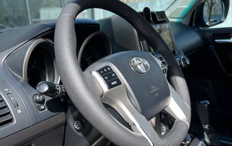 Toyota Land Cruiser Prado 150 рестайлинг 2, 2012 год, 3 100 000 рублей, 12 фотография