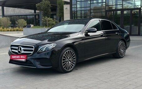 Mercedes-Benz E-Класс, 2018 год, 3 499 999 рублей, 2 фотография