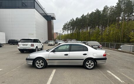 Toyota Avensis III рестайлинг, 2001 год, 625 000 рублей, 14 фотография