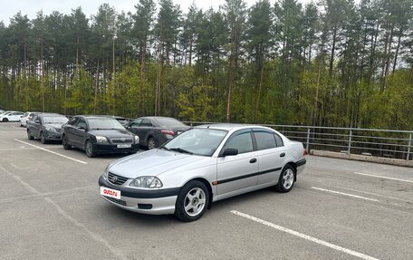Toyota Avensis III рестайлинг, 2001 год, 625 000 рублей, 15 фотография