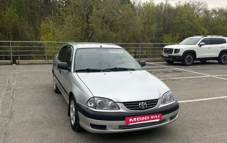 Toyota Avensis III рестайлинг, 2001 год, 625 000 рублей, 18 фотография