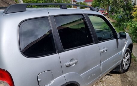 Chevrolet Niva I рестайлинг, 2011 год, 670 000 рублей, 6 фотография