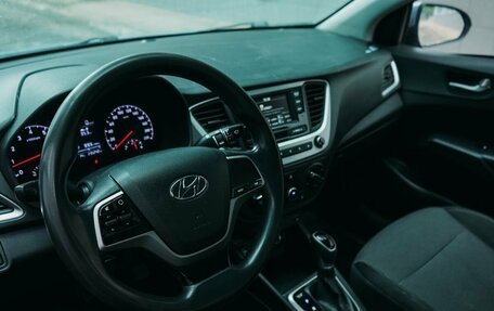 Hyundai Solaris II рестайлинг, 2018 год, 654 334 рублей, 8 фотография