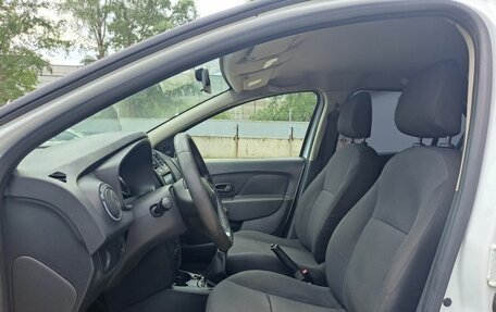 Renault Logan II, 2018 год, 499 000 рублей, 20 фотография