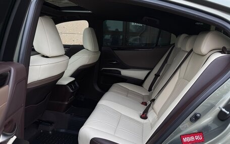 Lexus ES VII, 2019 год, 4 950 000 рублей, 21 фотография