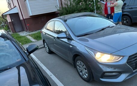 Hyundai Solaris II рестайлинг, 2018 год, 1 350 000 рублей, 3 фотография