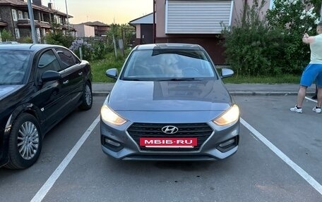 Hyundai Solaris II рестайлинг, 2018 год, 1 350 000 рублей, 4 фотография