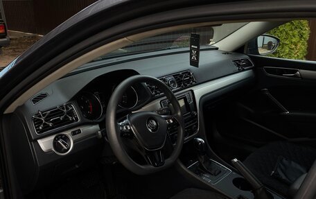 Volkswagen Passat B8 рестайлинг, 2017 год, 1 825 000 рублей, 5 фотография