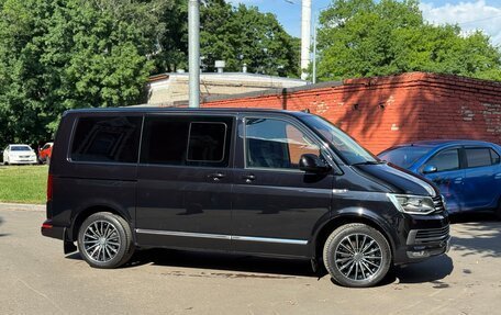 Volkswagen Multivan T6 рестайлинг, 2018 год, 4 500 000 рублей, 3 фотография