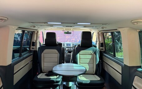 Volkswagen Multivan T6 рестайлинг, 2018 год, 4 500 000 рублей, 6 фотография