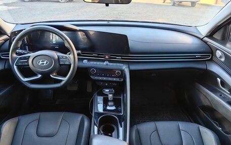 Hyundai Elantra, 2023 год, 2 200 000 рублей, 8 фотография