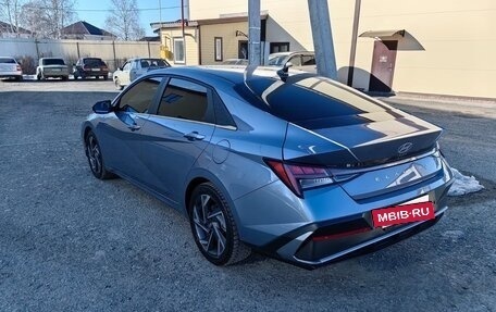 Hyundai Elantra, 2023 год, 2 200 000 рублей, 2 фотография