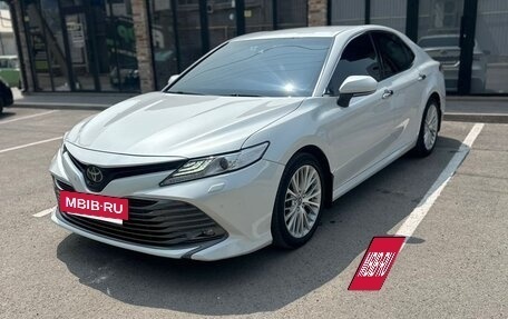 Toyota Camry, 2018 год, 2 700 000 рублей, 3 фотография