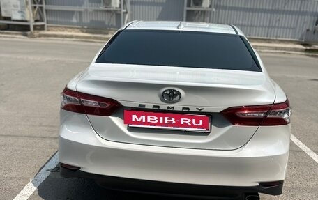 Toyota Camry, 2018 год, 2 700 000 рублей, 6 фотография