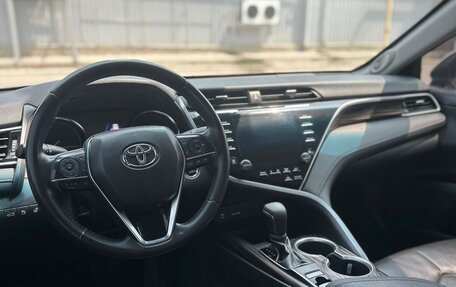 Toyota Camry, 2018 год, 2 700 000 рублей, 13 фотография