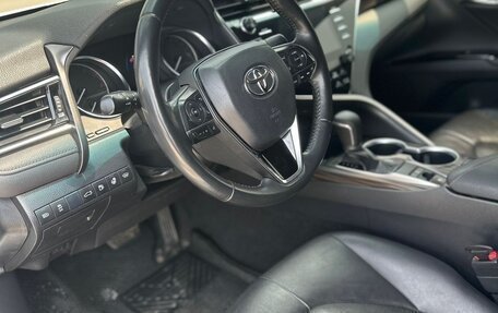Toyota Camry, 2018 год, 2 700 000 рублей, 12 фотография