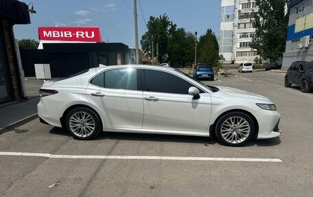 Toyota Camry, 2018 год, 2 700 000 рублей, 8 фотография