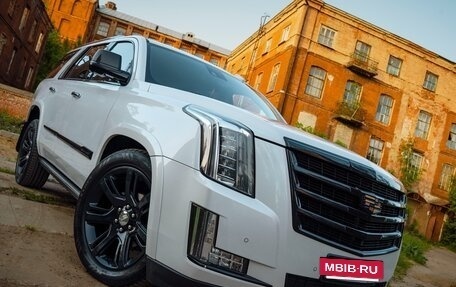 Cadillac Escalade IV, 2016 год, 4 850 000 рублей, 2 фотография