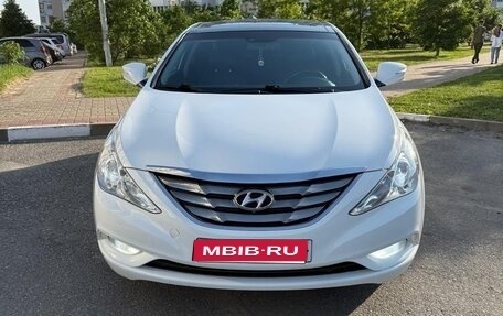 Hyundai Sonata VI, 2010 год, 1 200 000 рублей, 1 фотография