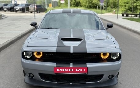 Dodge Challenger III рестайлинг 2, 2019 год, 5 100 000 рублей, 2 фотография