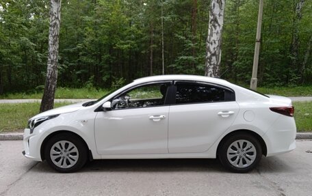 KIA Rio IV, 2022 год, 1 500 000 рублей, 2 фотография