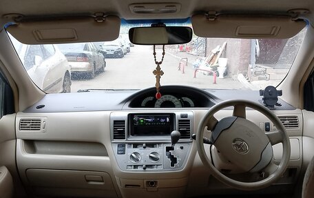 Toyota Raum II, 2003 год, 516 000 рублей, 3 фотография