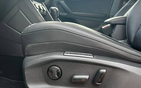 Volkswagen Tiguan II, 2019 год, 3 000 000 рублей, 12 фотография