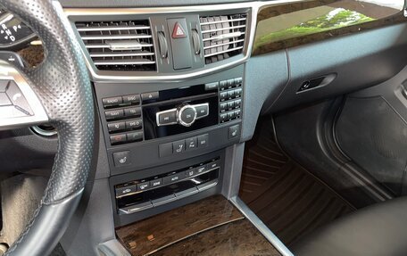 Mercedes-Benz E-Класс, 2012 год, 2 900 000 рублей, 10 фотография