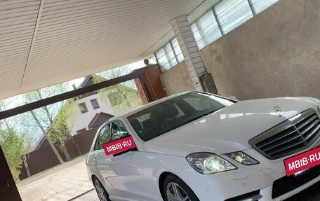 Mercedes-Benz E-Класс, 2012 год, 2 900 000 рублей, 5 фотография